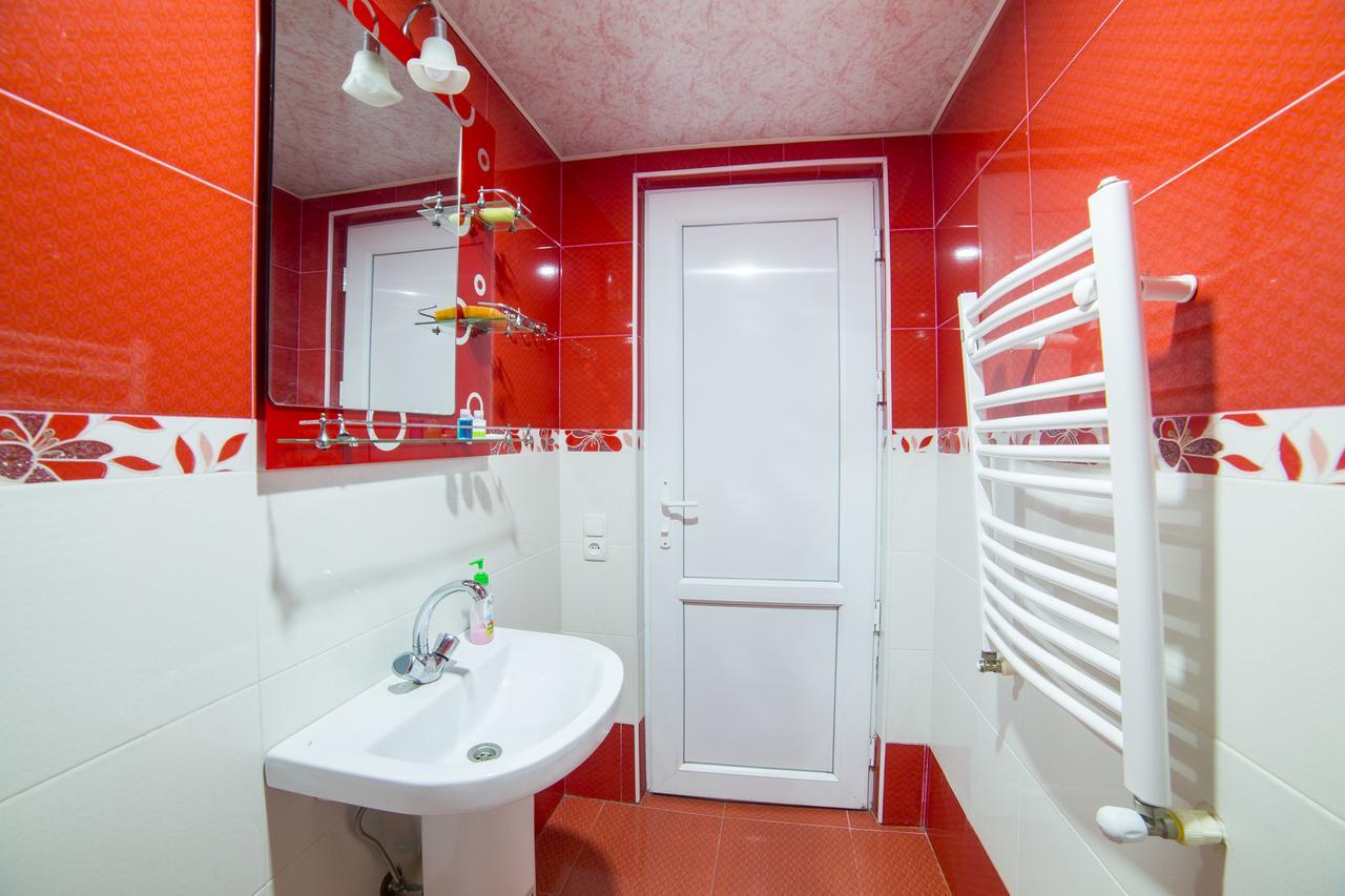 Anastasia Guesthouse Bordzjomi Buitenkant foto