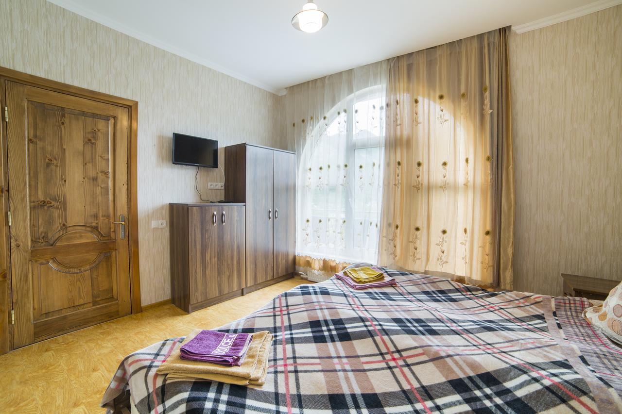 Anastasia Guesthouse Bordzjomi Buitenkant foto